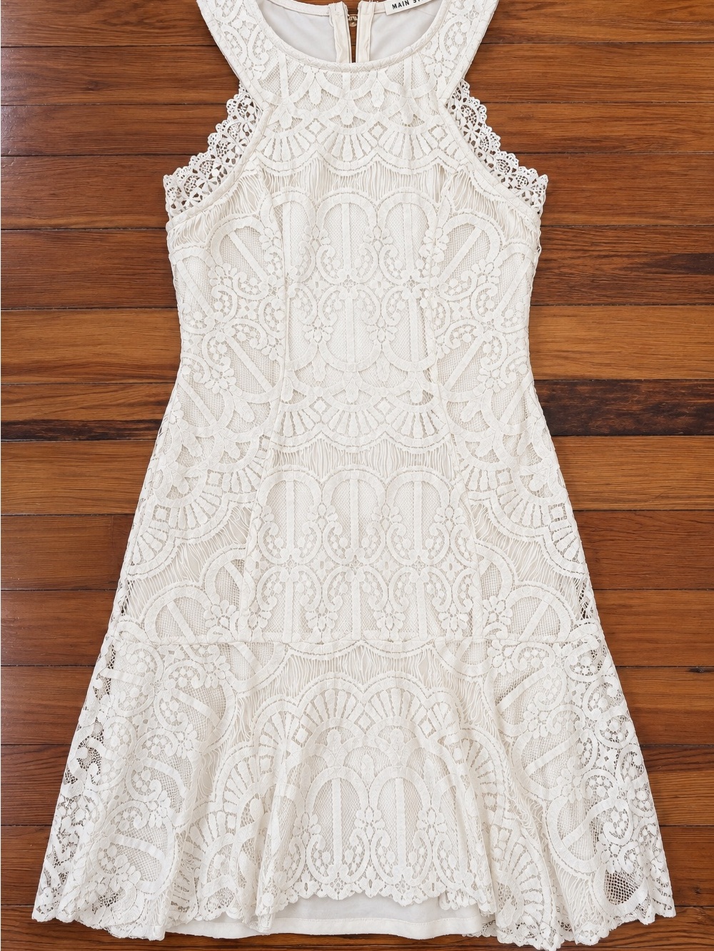 Main Strip Women's Cream White Lace Fit-and-Bottom Flare Dress Small